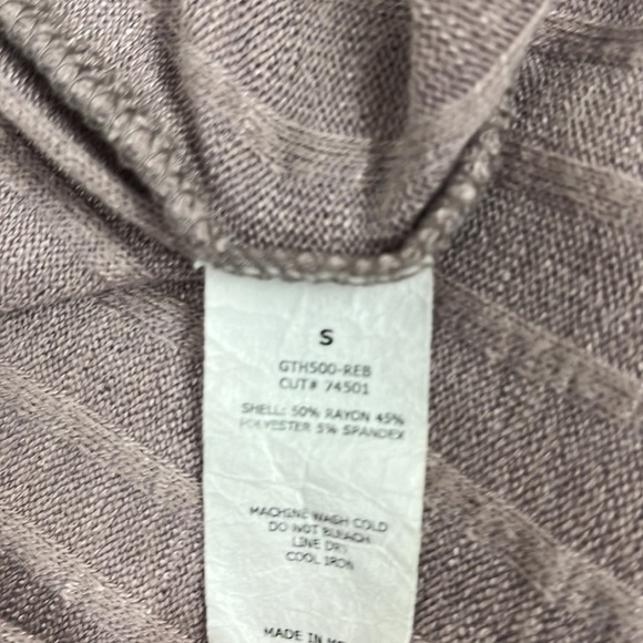 Green Envelope mauve cowl neck pull over long sleeve top - size small - Picture 6 of 8